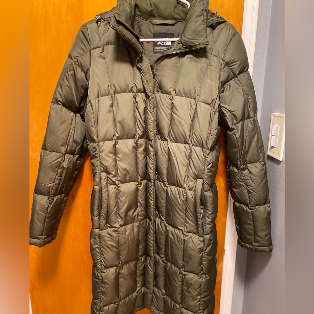EUC Green North Face Parka